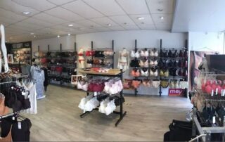 Binder kopen packer ondergoed kopen zwembinder kopen ftm binder kopen transgender kopen non-binair Transgender Genderdysforie Transgenderrechten Transitie Genderbevestigende chirurgie Hormoontherapie (HRT) Non-binair Genderqueer Trans man Trans vrouw Top chirurgie Bottom chirurgie Geslachtsveranderende operatie Genderidentiteit Cisgender Gender non-conform Interseks Genderexpressie Binder dragen Transgenderzorg