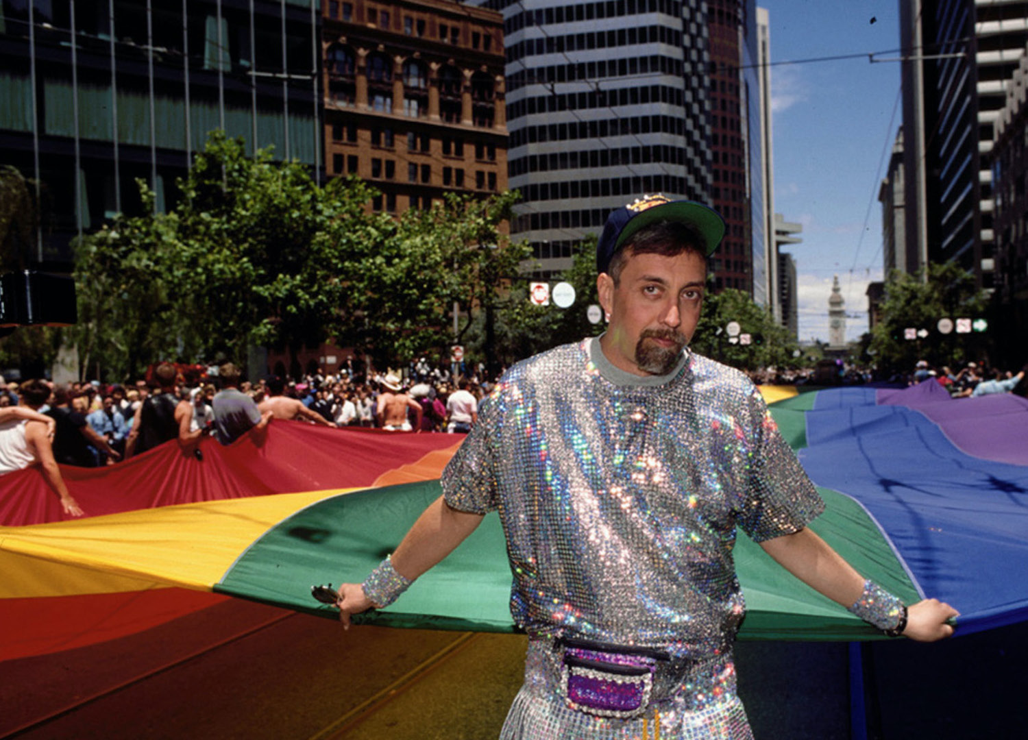 LGBTQ+ gemeenschap, Regenbooggemeenschap, LGBTQIA+ beweging, Seksuele en genderdiversiteit, LHBT-gemeenschap, Queer gemeenschap, LGBT+ rechten, Gender en seksuele minderheden, LGBTQIA+ pride, LGBTIQ+ inclusiviteit.