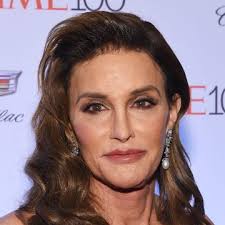 Caitlyn Jenner: Oorspronkelijk bekend als olympisch atleet, kwam Caitlyn in 2015 publiekelijk uit als transgender. Haar coming-out bracht veel media-aandacht voor transgenderkwesties .